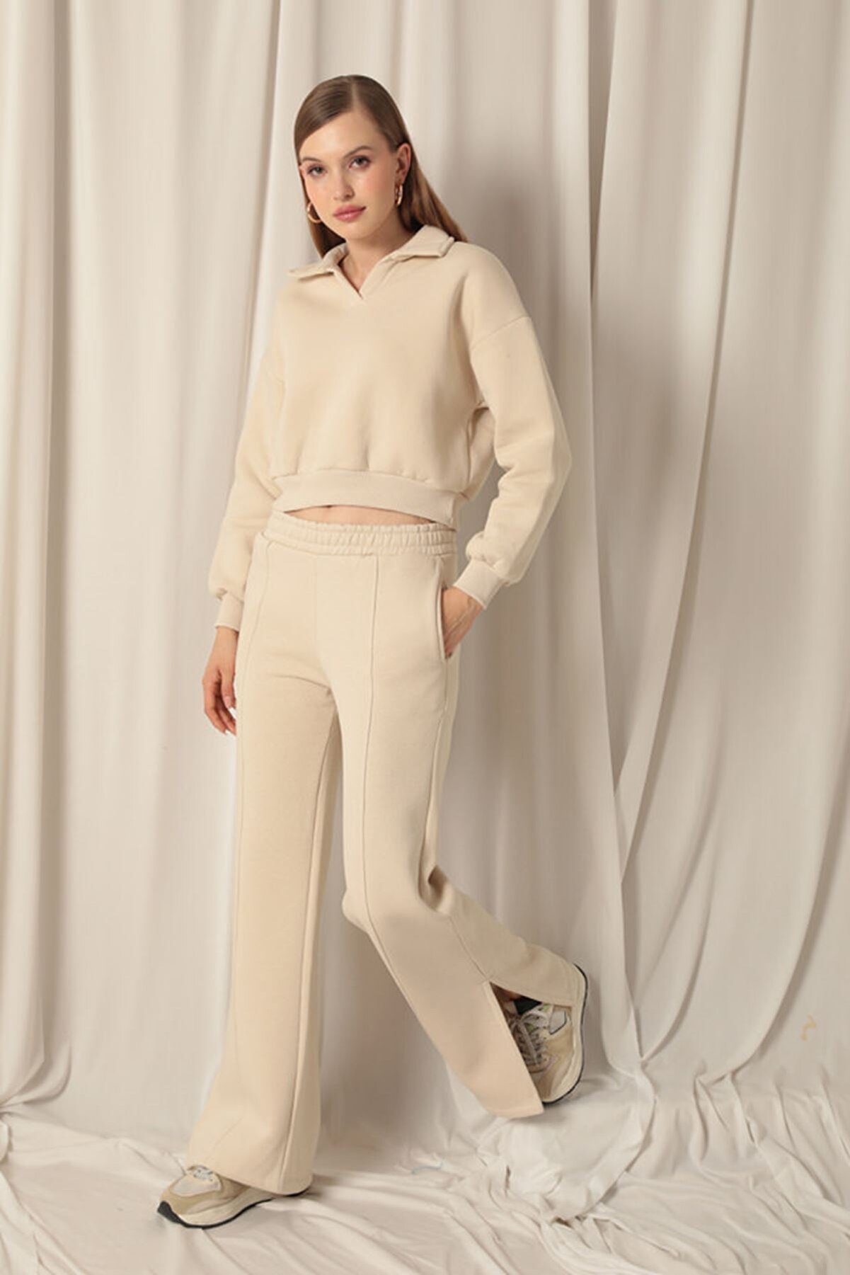 Znd Fashi̇on &Uuml;&ccedil; İpli̇k Patlı Yakalı Kısa Kadın Bej Sweat