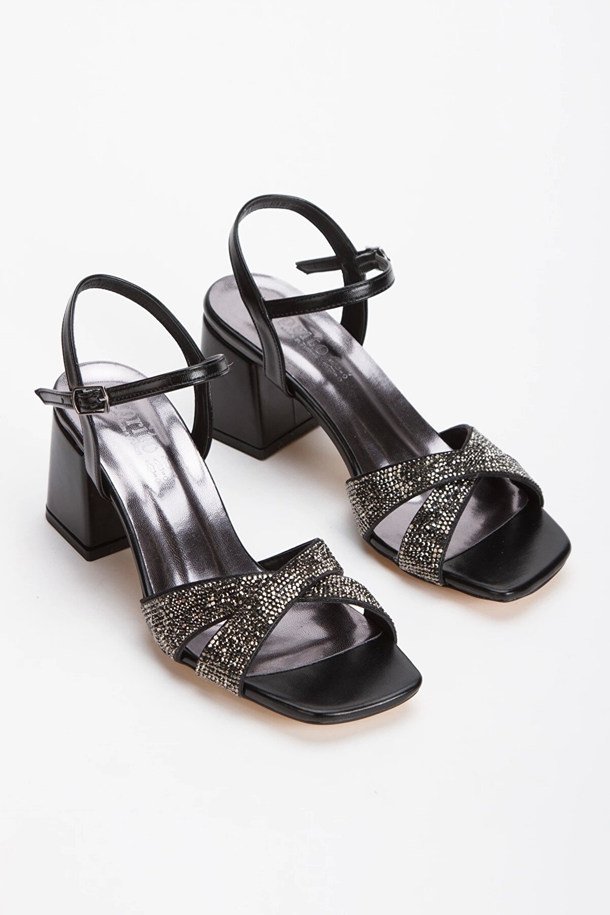 Gult Kalın Topuklu Taş Baskılı Abi̇ye Ayakkabı Si̇yah