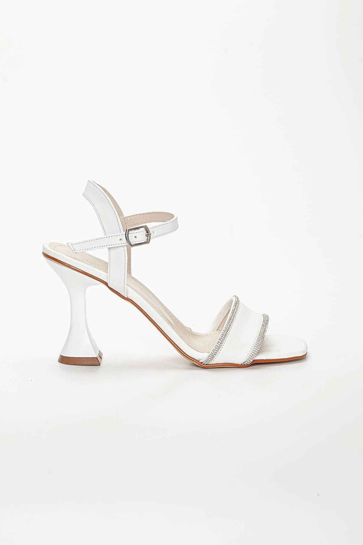 Gult Kadın Yazlık Tek Bant Şık Ayakkabı Beyaz