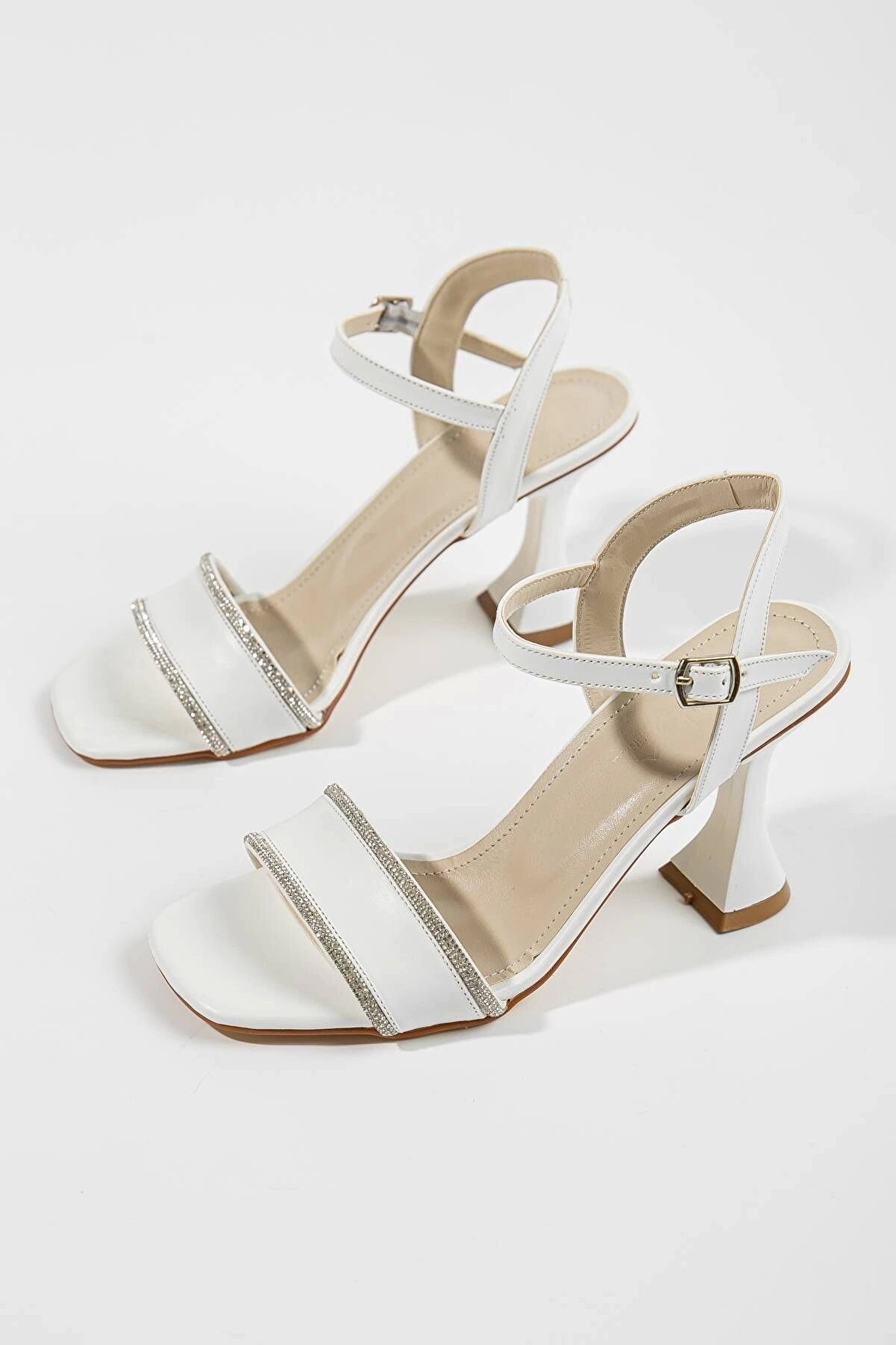 Gult Kadın Yazlık Tek Bant Şık Ayakkabı Beyaz