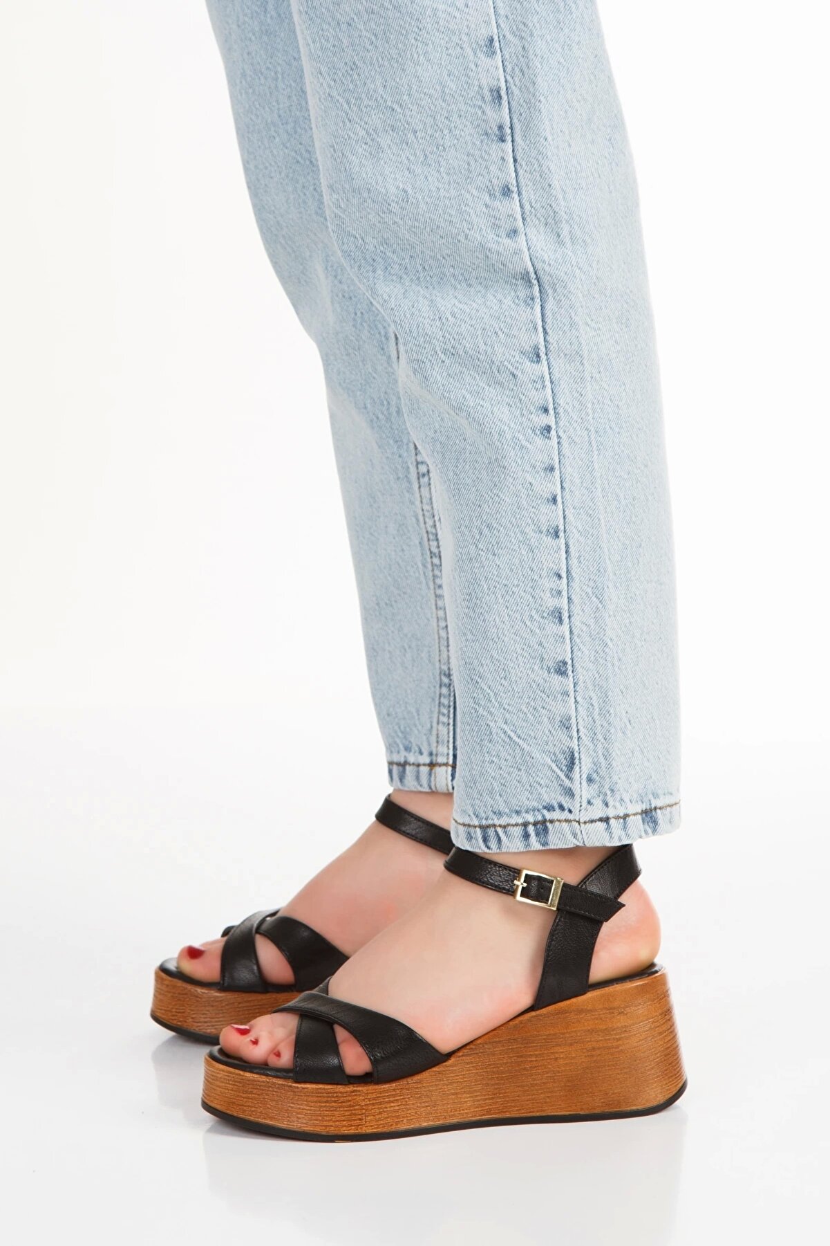 Gult Kadın Boyama Tabanlı Hafi̇f Sandalet Si̇yah