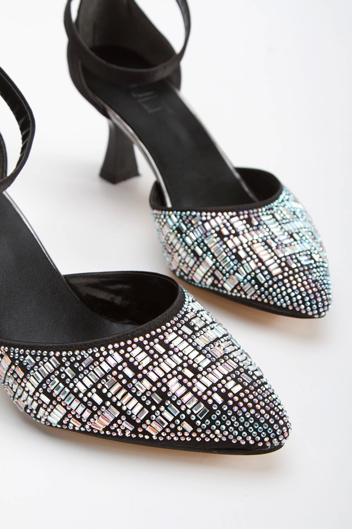 Gult Kadın Önü Taşlı Ayakkabı