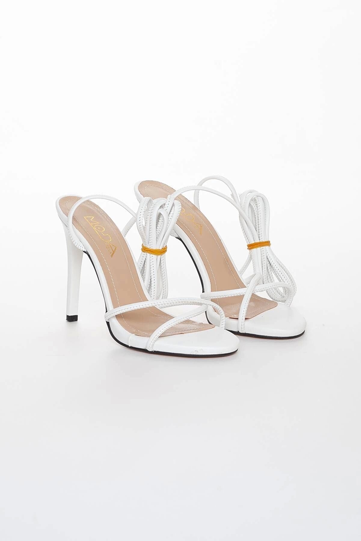 Gult Kadın Beyaz Bağcıklı 10 Cm Ince Topuklu Yazlık Ayakkabı