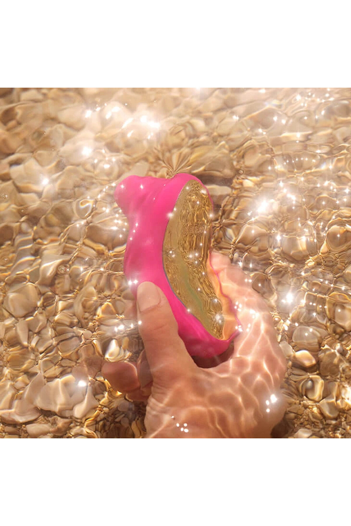 Erox Lelo Sona 2 Crui̇se Soni̇c Cli̇toral Massager Emi̇ş G&uuml;&ccedil;l&uuml; Vi̇brat&ouml;r Cerıse