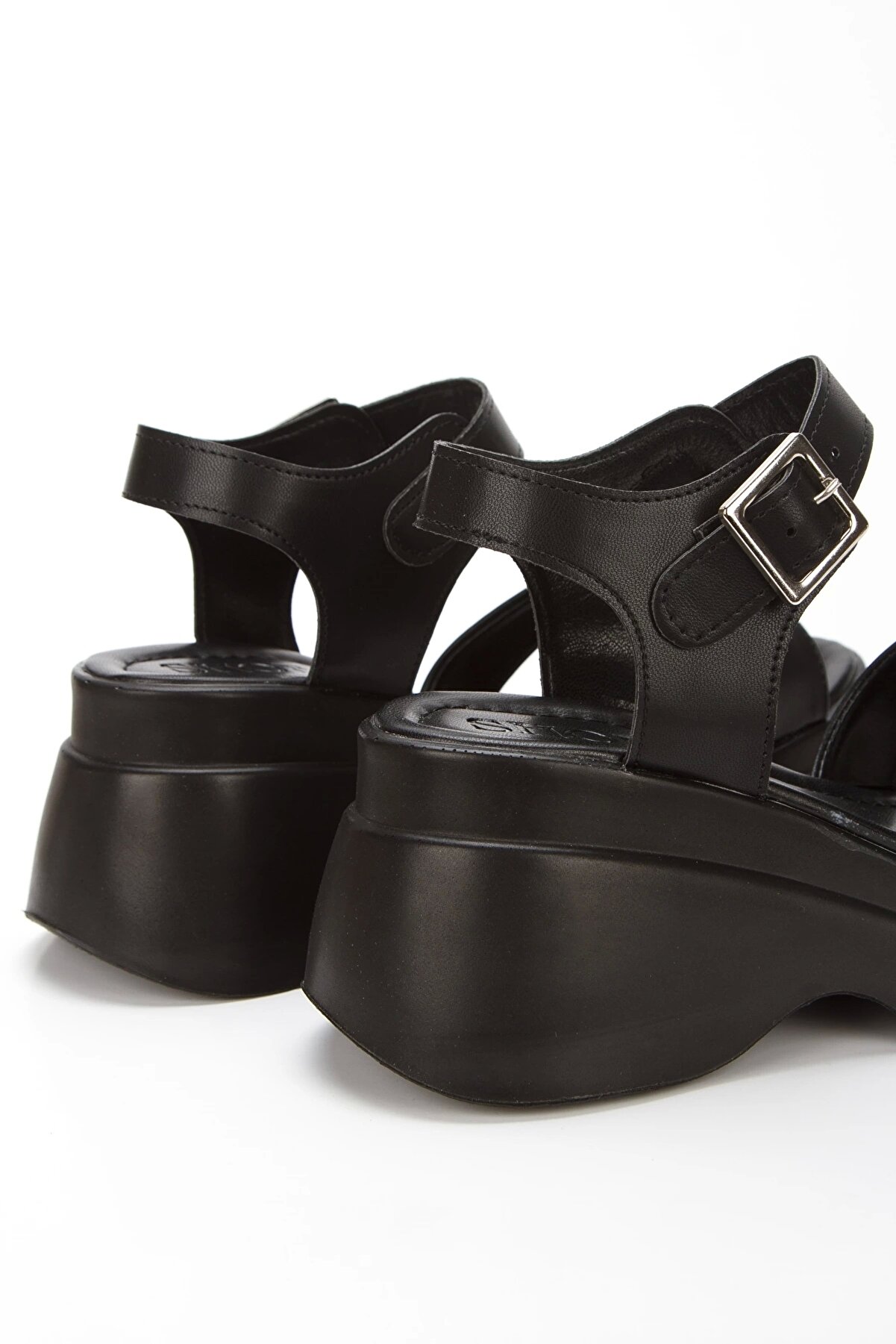 Gult Kadın Sandalet &Ccedil;apraz