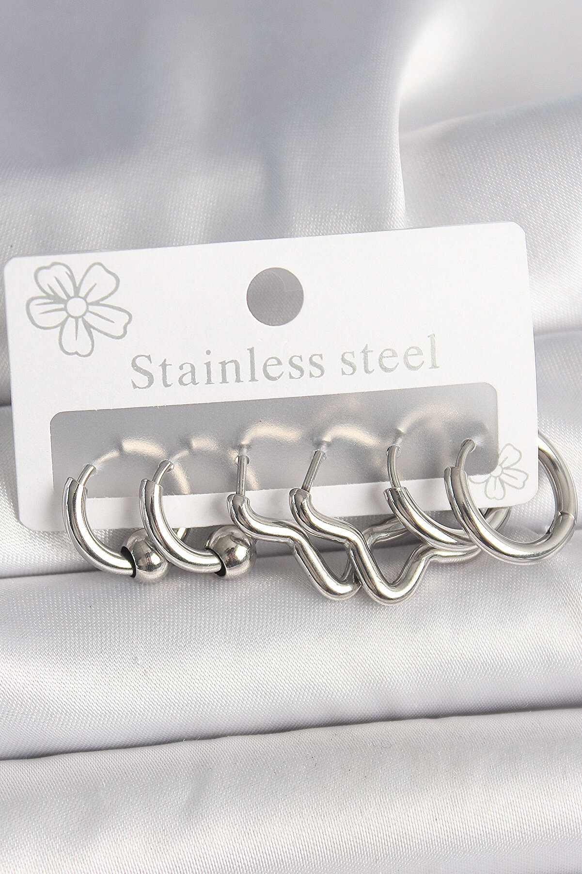 Toptan Bulurum 316L &Ccedil;eli̇k G&uuml;m&uuml;ş Renk Halka Yıldız Model Kadın K&uuml;pe Seti̇