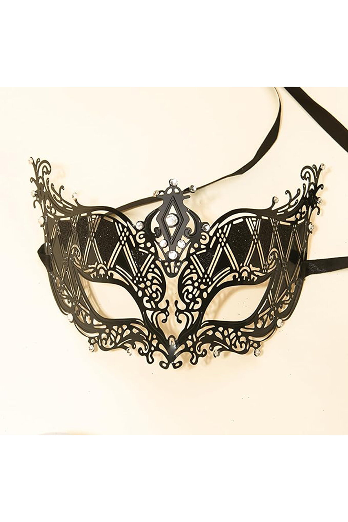 Ethab Ti̇caret Kri̇stal G&uuml;m&uuml;ş Taşlı Si̇yah Lazer Kesi̇m Metal L&uuml;ks Maske