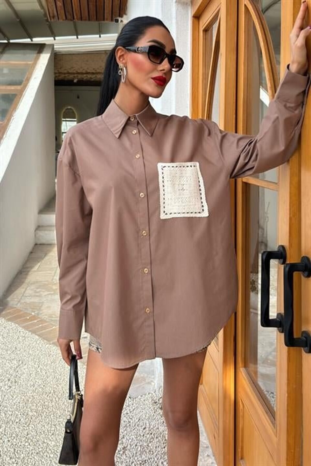 TRENDMEN Süzine Cepli Arkası Yırtmaçlı Oversize Gömlek 3420