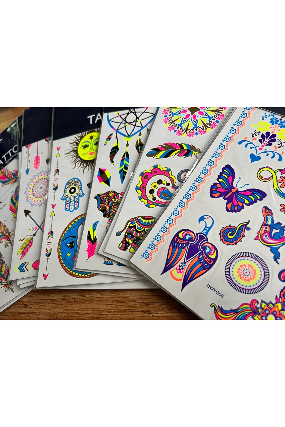 Ai̇rbrush Tattoo Fosforlu Karanlıkta Parlayan 5 Adet Ge&ccedil;i̇ci̇ D&ouml;vme Kız Modelleri̇