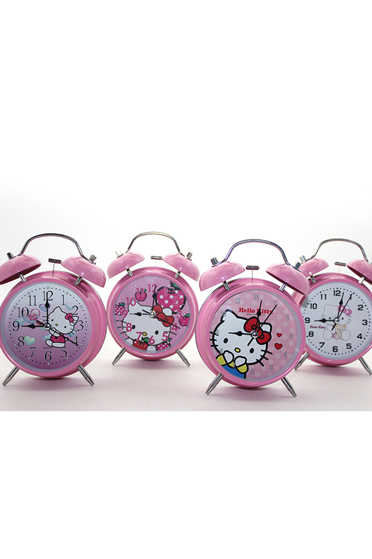 Ethab Ti̇caret Kuromi̇, Hello Ki̇tty, Mi̇ckey Mouse Masa &Uuml;st&uuml; &Ccedil;alar Saat