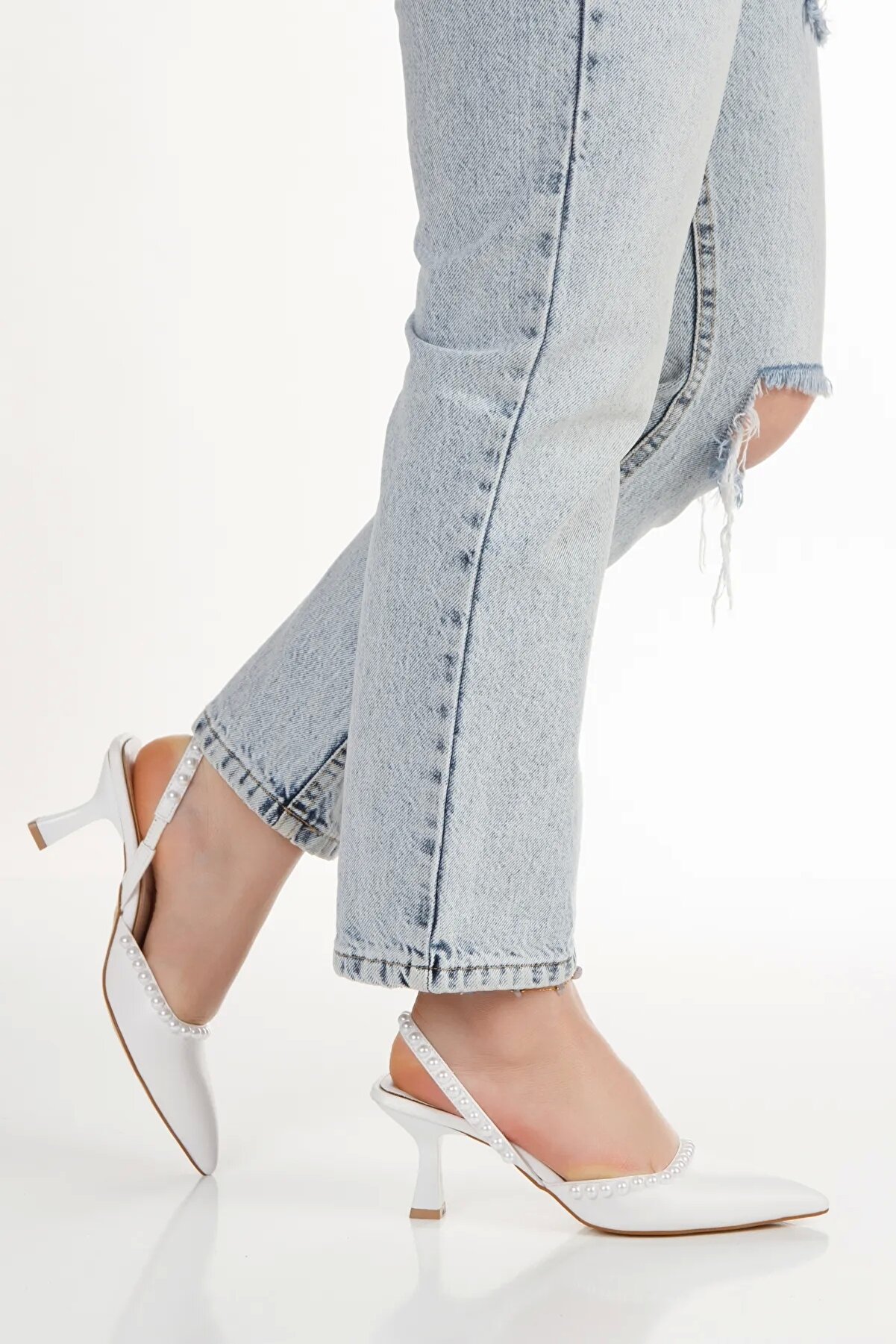 Gult Kadın 5 Cm Özel Topuklu Si̇vri̇ Ayakkabı Ni̇şantaşı Beyaz İnci̇li̇