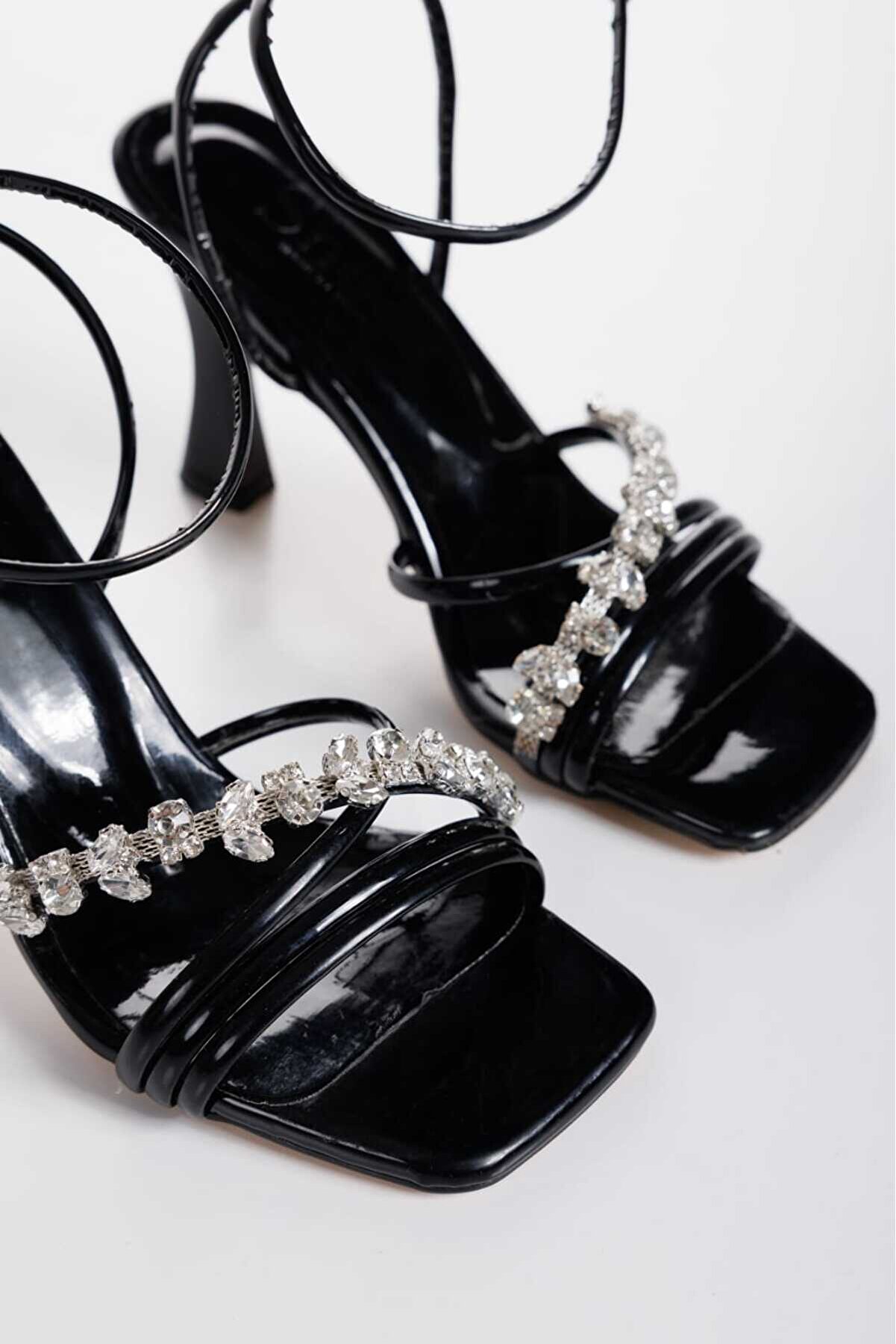 Lukatlove Gult Kadın Si̇yah Bi̇lekten Taşlı Ayakkabı