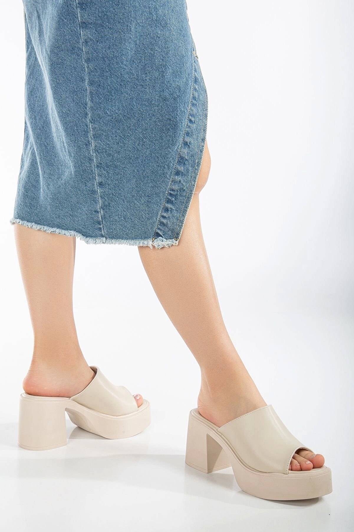 Gult Kadın 8 Cm Yazlık Düz Terli̇k