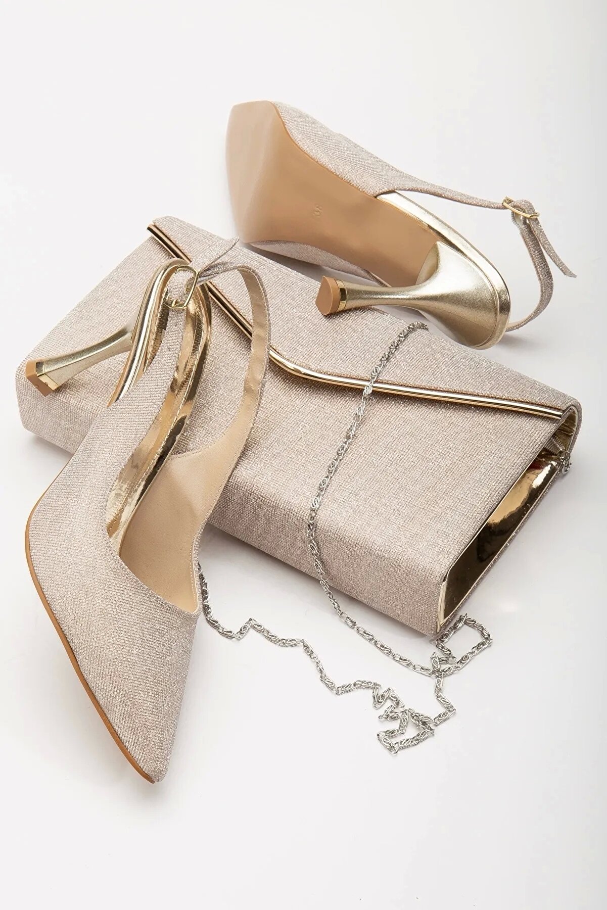 Gult Kadın Si̇vri̇ Burun Parlak Gece Ayakkabısı Ve Çantası Altın