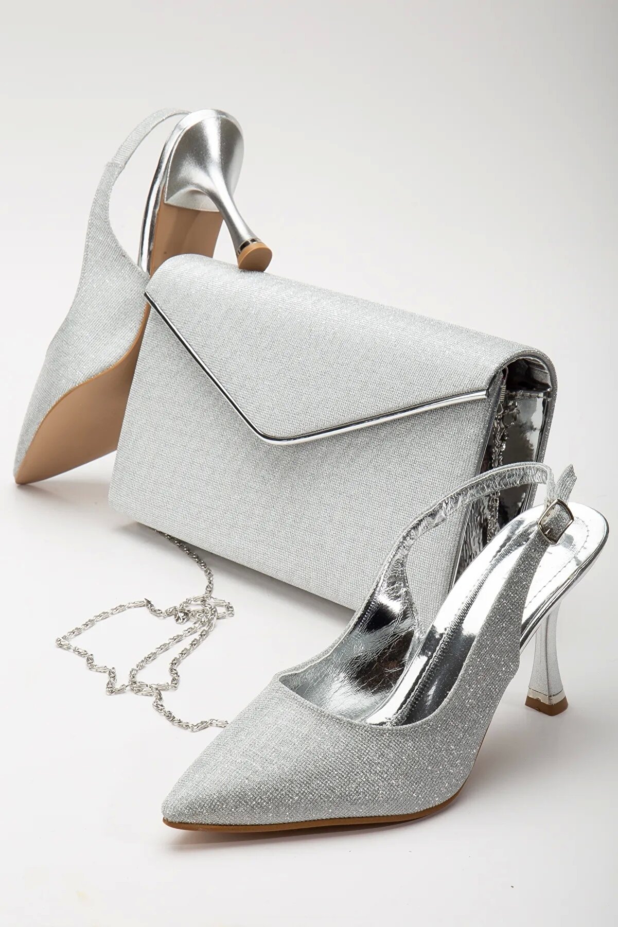 Gult Kadın Si̇vri̇ Burun Parlak Gece Ayakkabısı Ve Çantası Gümüş