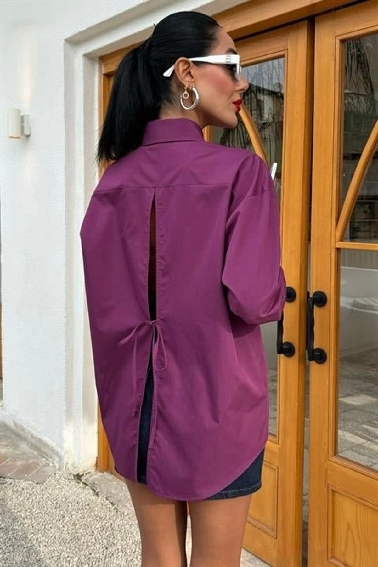 Süzi̇ne Cepli̇ Arkası Yırtmaçlı Oversi̇ze Gömlek 3420