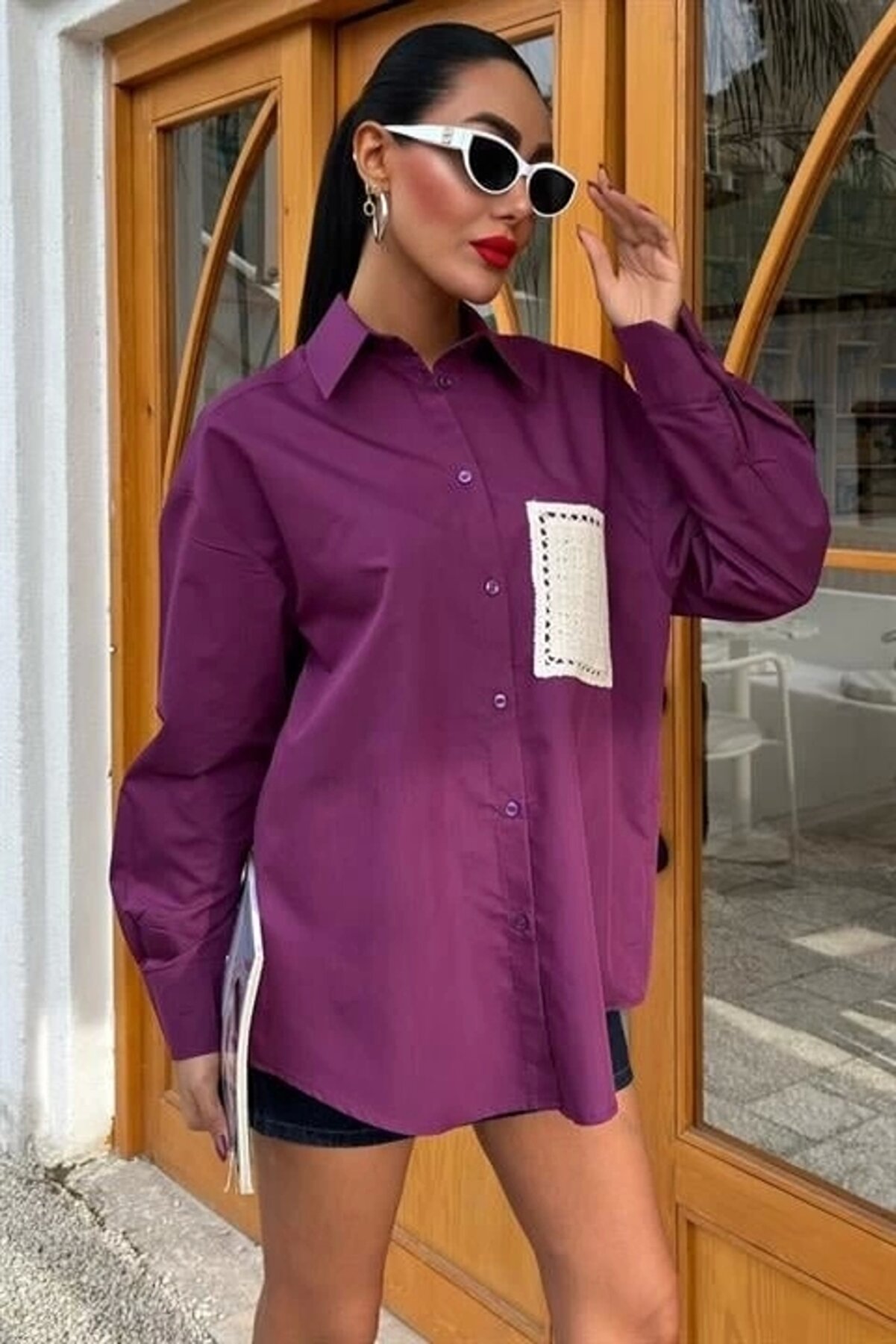 Süzi̇ne Cepli̇ Arkası Yırtmaçlı Oversi̇ze Gömlek 3420