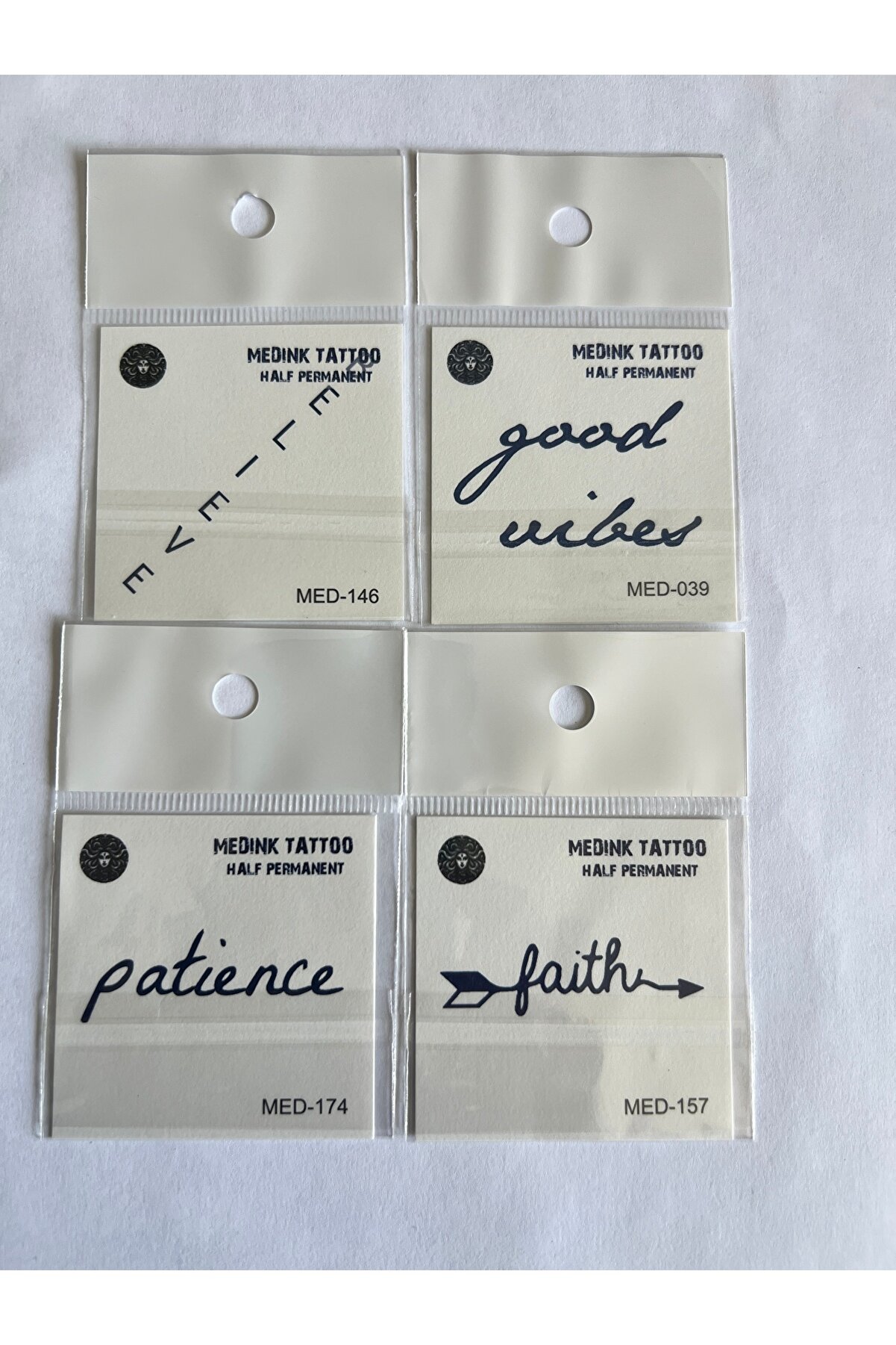 Ai̇rbrush Tattoo Özlü Söz 4 Adet Bi̇rden Mi̇ni̇mal 3 Hafta Kalıcı Geçi̇ci̇ Dövme Seti̇