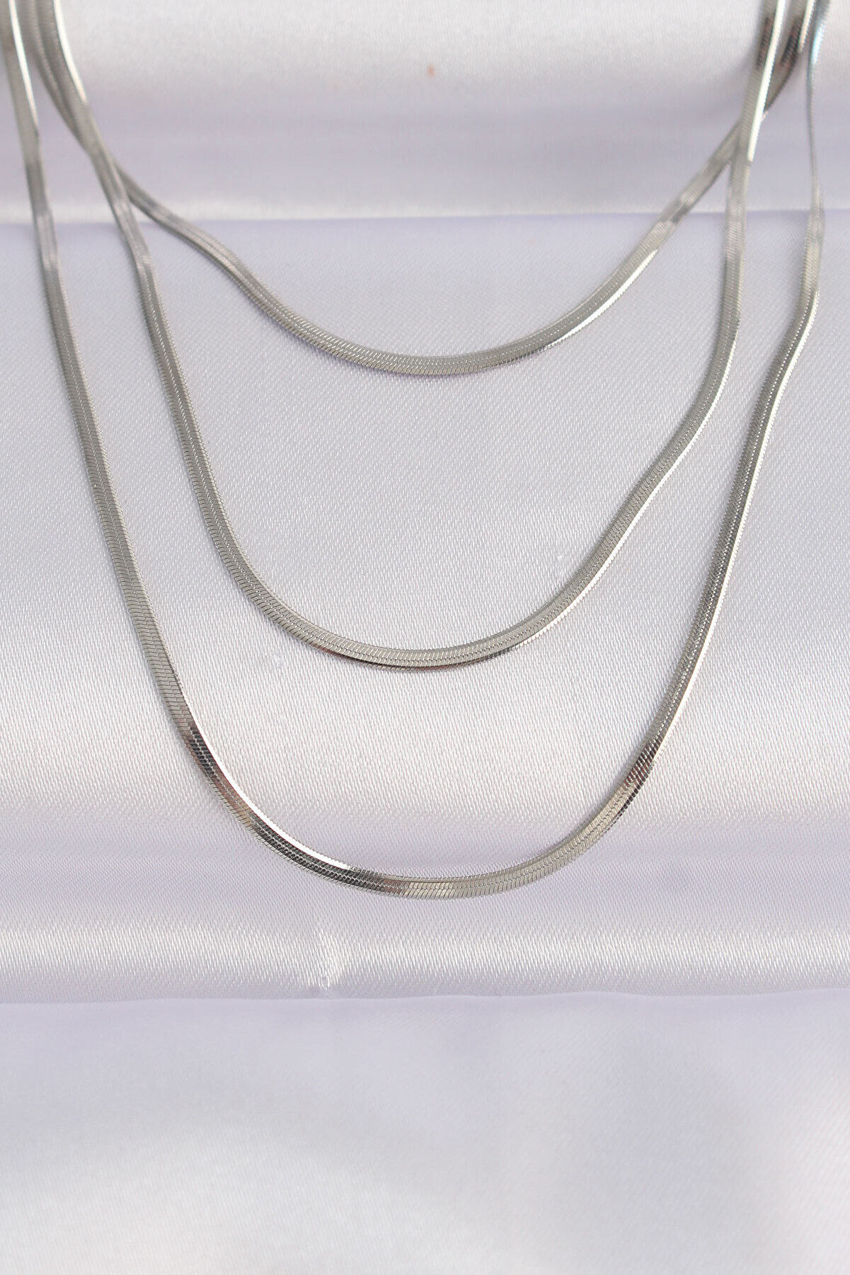 Toptan Bulurum 316L &Ccedil;elik G&uuml;m&uuml;ş Renk İtalyan Zincir &Ccedil;oklu Ke