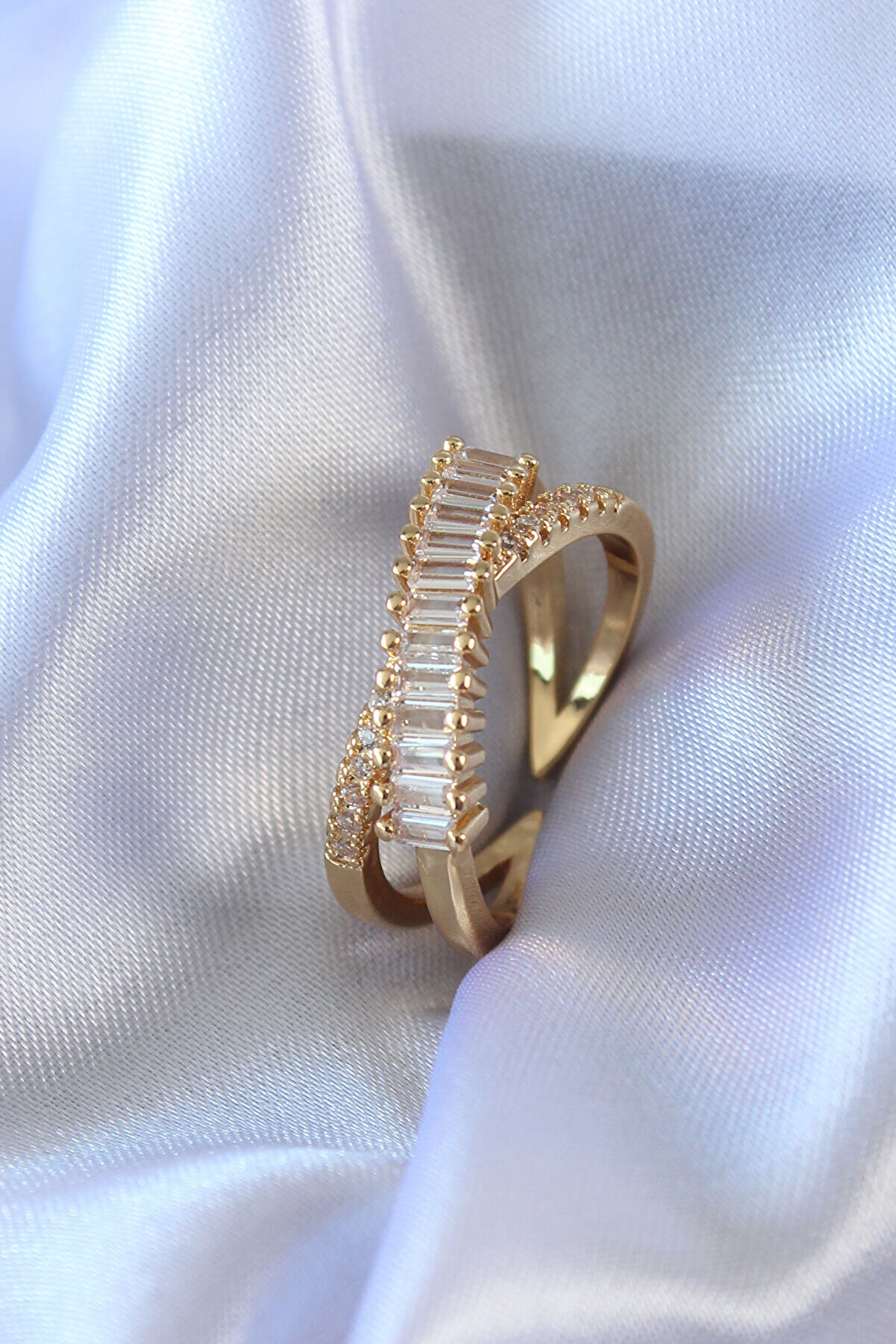 Toptan Bulurum Gold Renk Zirkon Taşlı Pirinç Kadın Yüzük