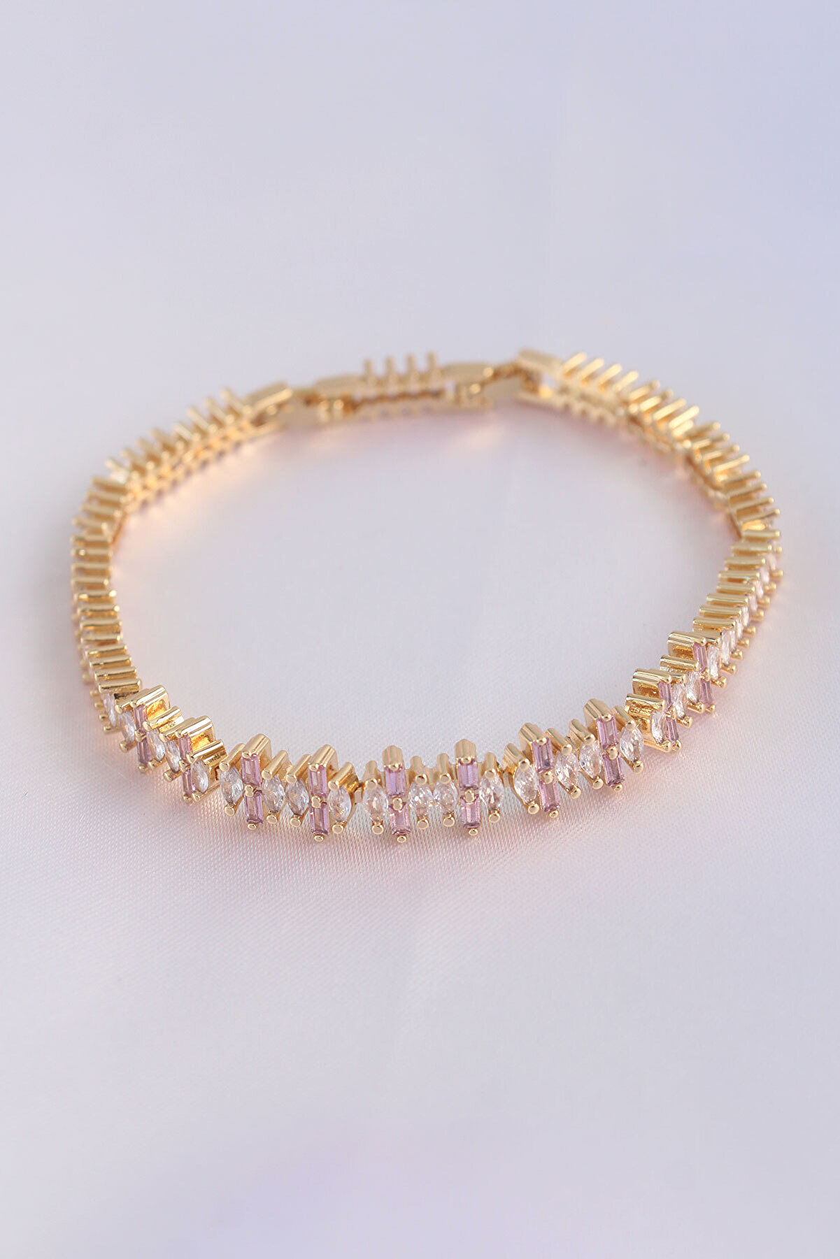 Toptan Bulurum Vip Seri Pirinç Pembe Zirkon Taşlı Gold Renk Baget Model Bileklik