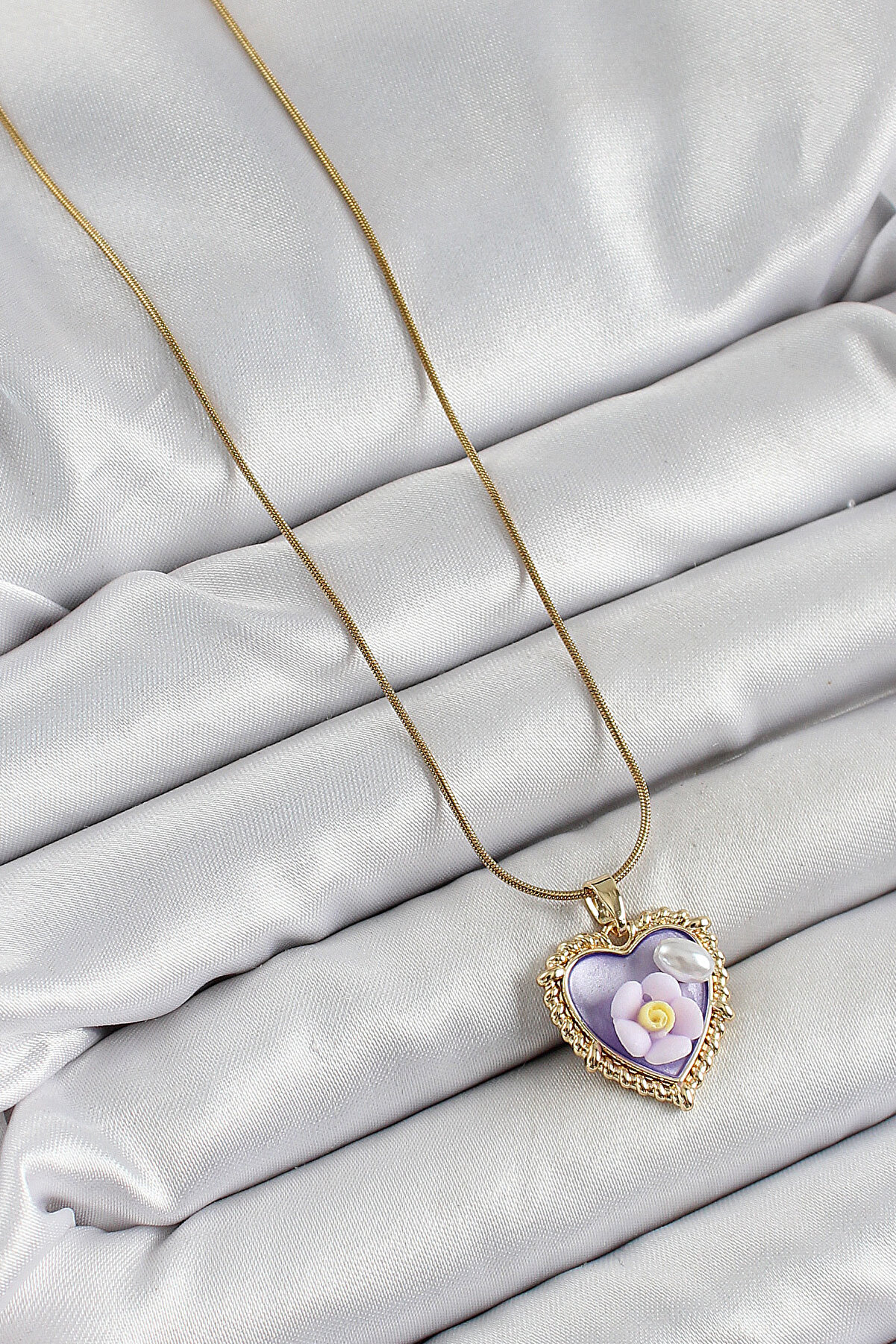 316L &Ccedil;eli̇k Zi̇nci̇r Mor Sanatsal Portre İnci̇ Detaylı Papatya Fi̇g&uuml;rl&uuml; Kalp Model Gold Renk Kadın Ke
