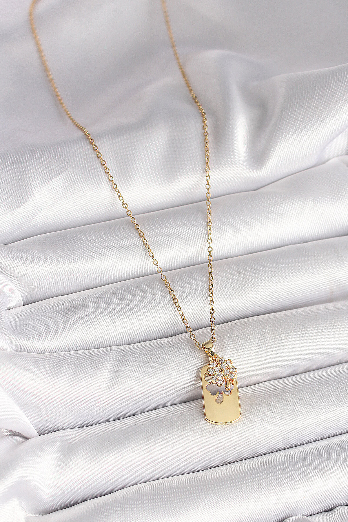 316L Çeli̇k Gold Renk Zi̇nci̇r Zi̇rkon Taşlı Yonca Model Kadın Ke