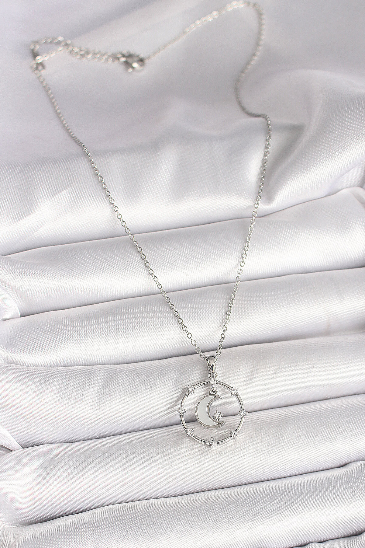 316L Çeli̇k Gümüş Renk Zi̇nci̇r Zi̇rkon Taşlı Beyaz Mi̇neli̇ Hi̇lal Model Kadın Ke