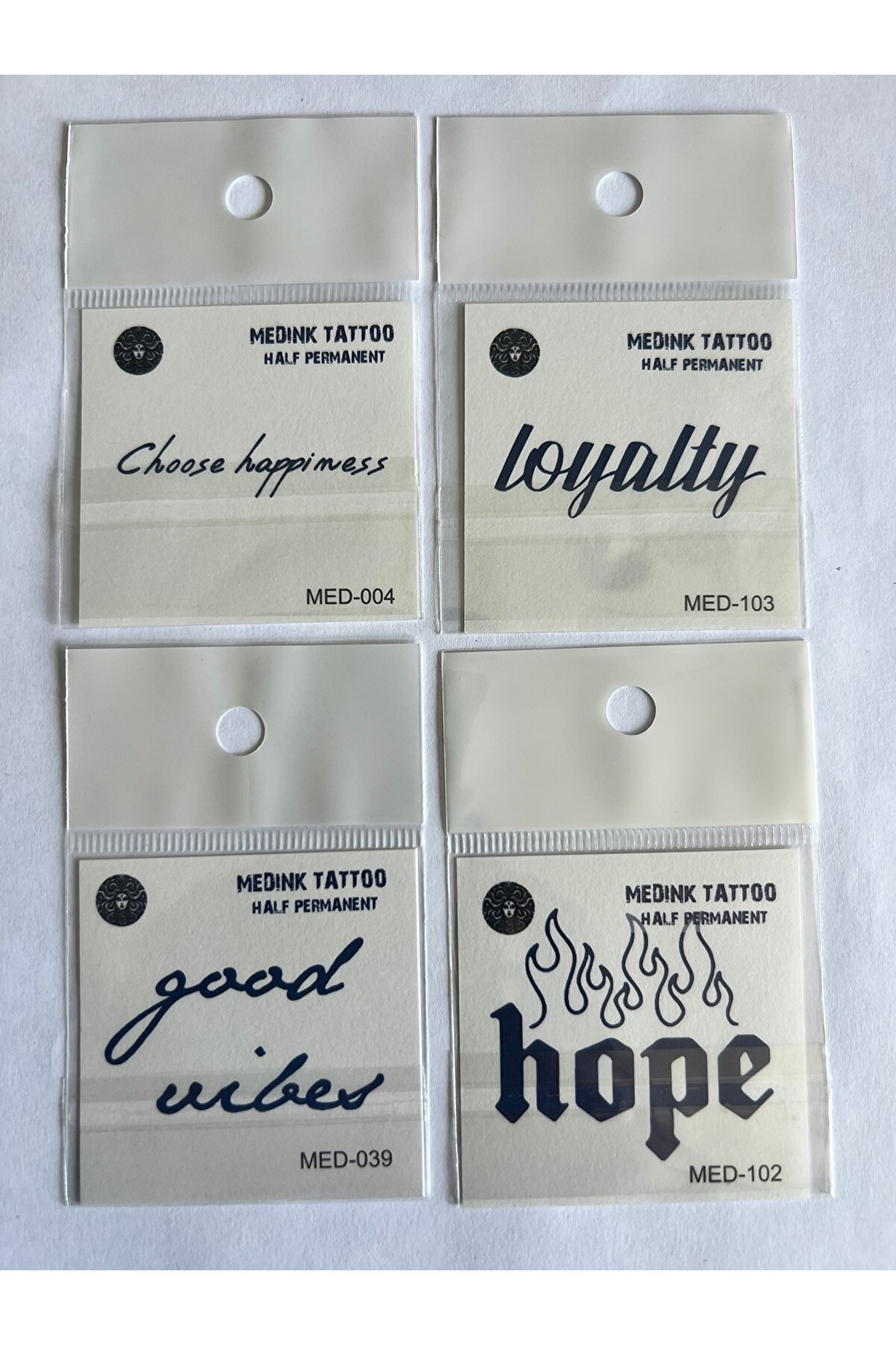 Ai̇rbrush Tattoo İngi̇li̇zce 4 Adet Bi̇rden Mi̇ni̇mal 3 Hafta Kalıcı Ge&ccedil;i̇ci̇ D&ouml;vme Seti̇