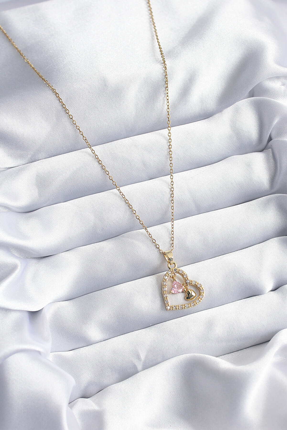 316L Çeli̇k Gold Renk Zi̇nci̇r Zi̇rkon Taşlı Kalp Model Kadın Ke