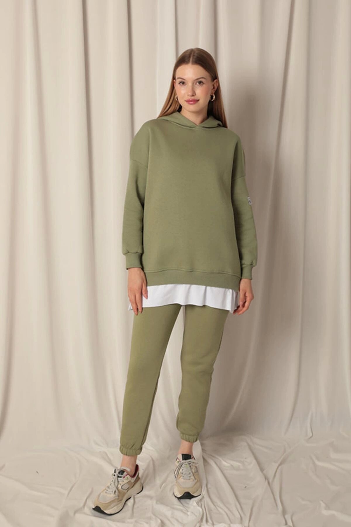 Noblestyle &Uuml;&ccedil; İpli̇k Arma Detay Eteği̇ Garni̇li̇ Kap&uuml;şonlu Kadın Haki̇ Sweat