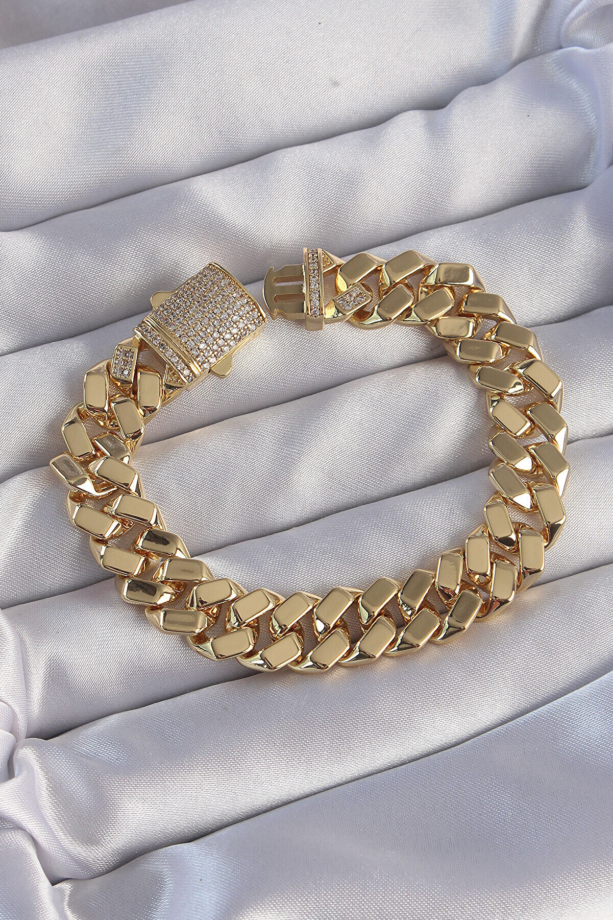 Toptan Bulurum Vip Seri Gurmet Zirkon Taşlı Gold Renk Bileklik