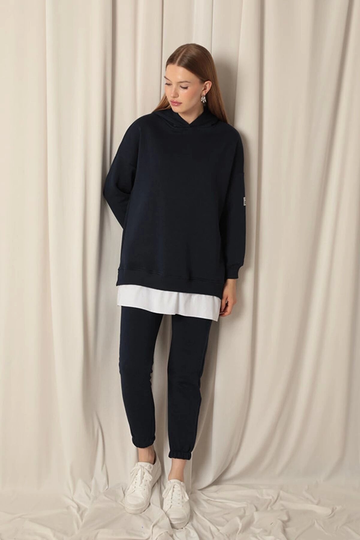 Tklc &Uuml;&ccedil; İpli̇k Kumaş Kap&uuml;şonlu Kadın Laci̇vert Sweat