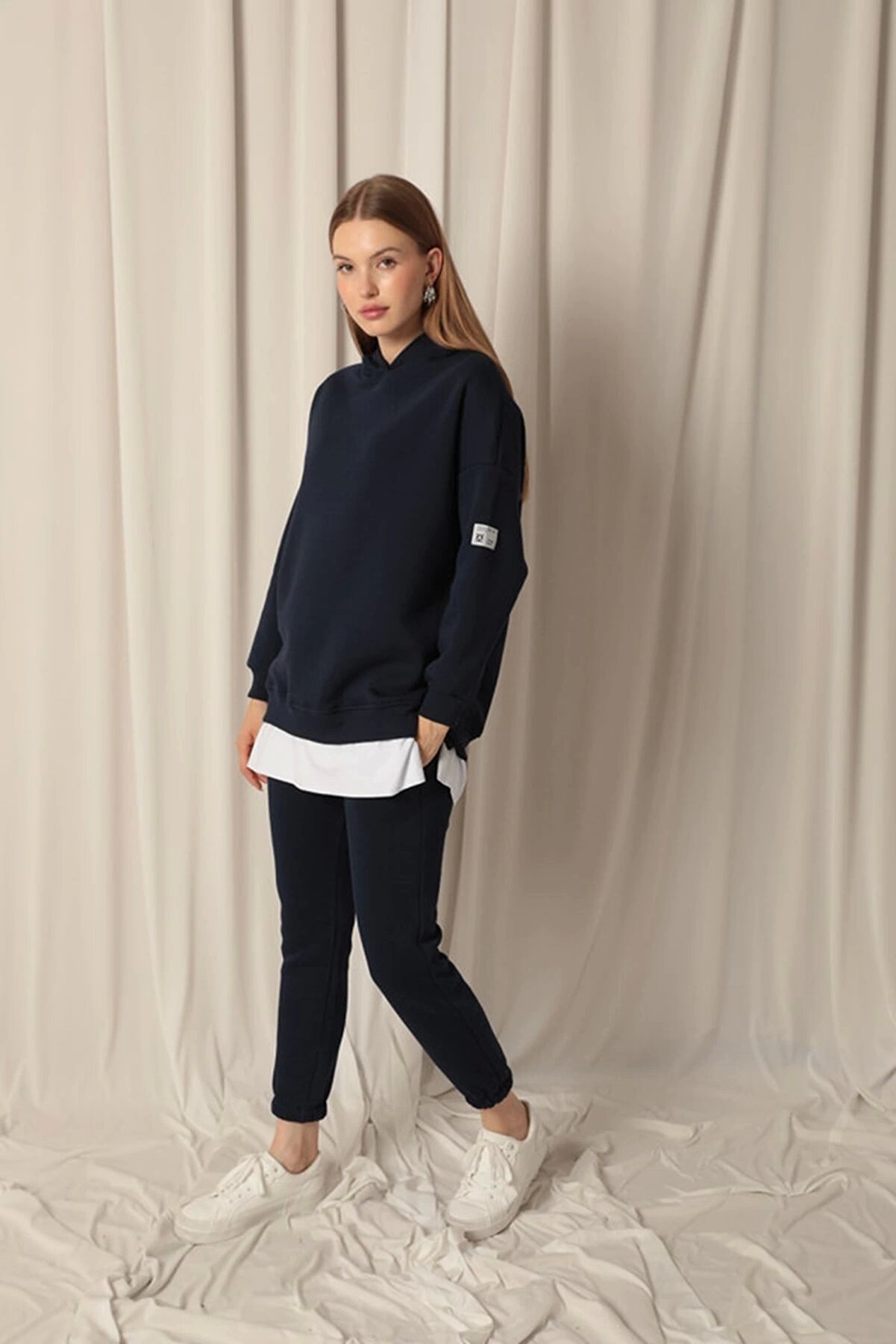 Tklc &Uuml;&ccedil; İpli̇k Kumaş Kap&uuml;şonlu Kadın Laci̇vert Sweat