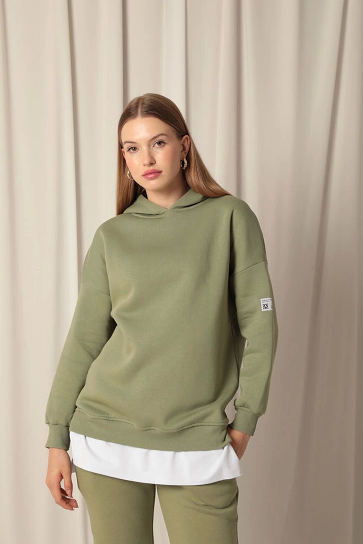 Noblestyle &Uuml;&ccedil; İpli̇k Arma Detay Eteği̇ Garni̇li̇ Kap&uuml;şonlu Kadın Haki̇ Sweat