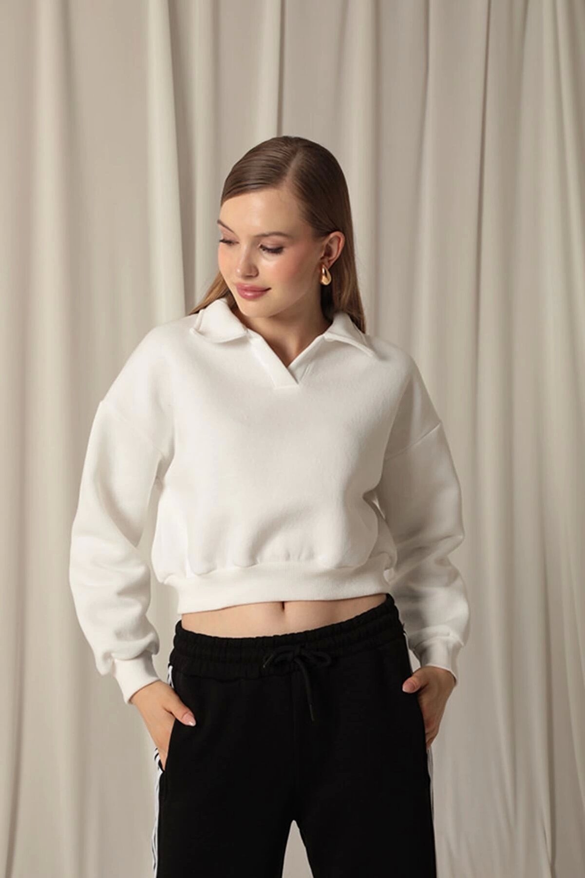 Lukas &Uuml;&ccedil; İpli̇k Patlı Yakalı Kısa Kadın Ekru Sweat