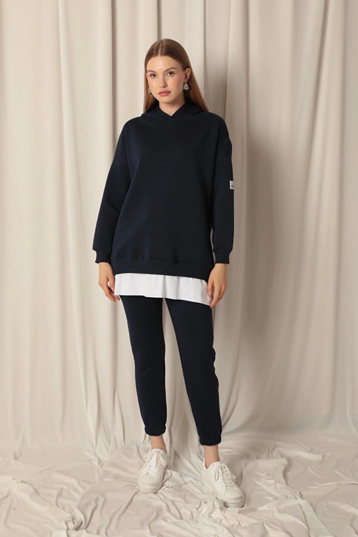 Tklc &Uuml;&ccedil; İpli̇k Kumaş Kap&uuml;şonlu Kadın Laci̇vert Sweat