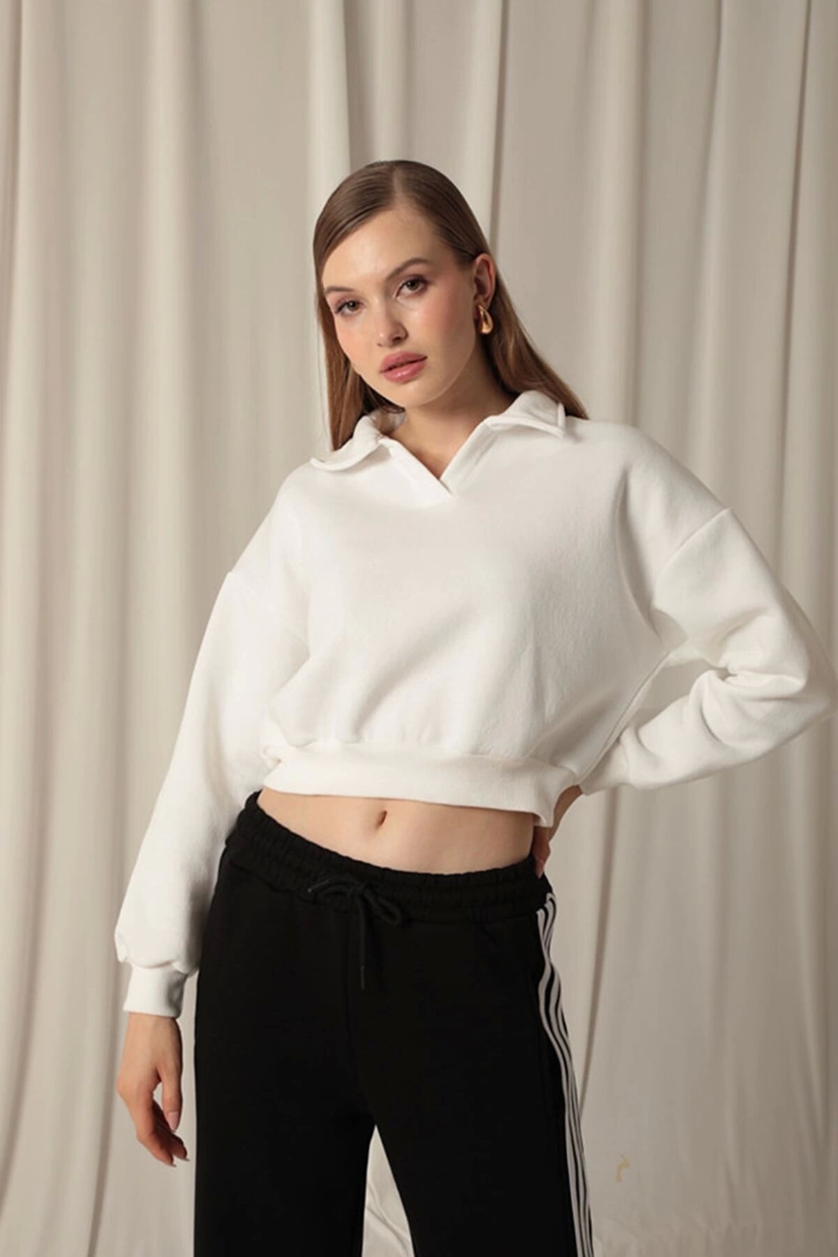 Lukas &Uuml;&ccedil; İpli̇k Patlı Yakalı Kısa Kadın Ekru Sweat