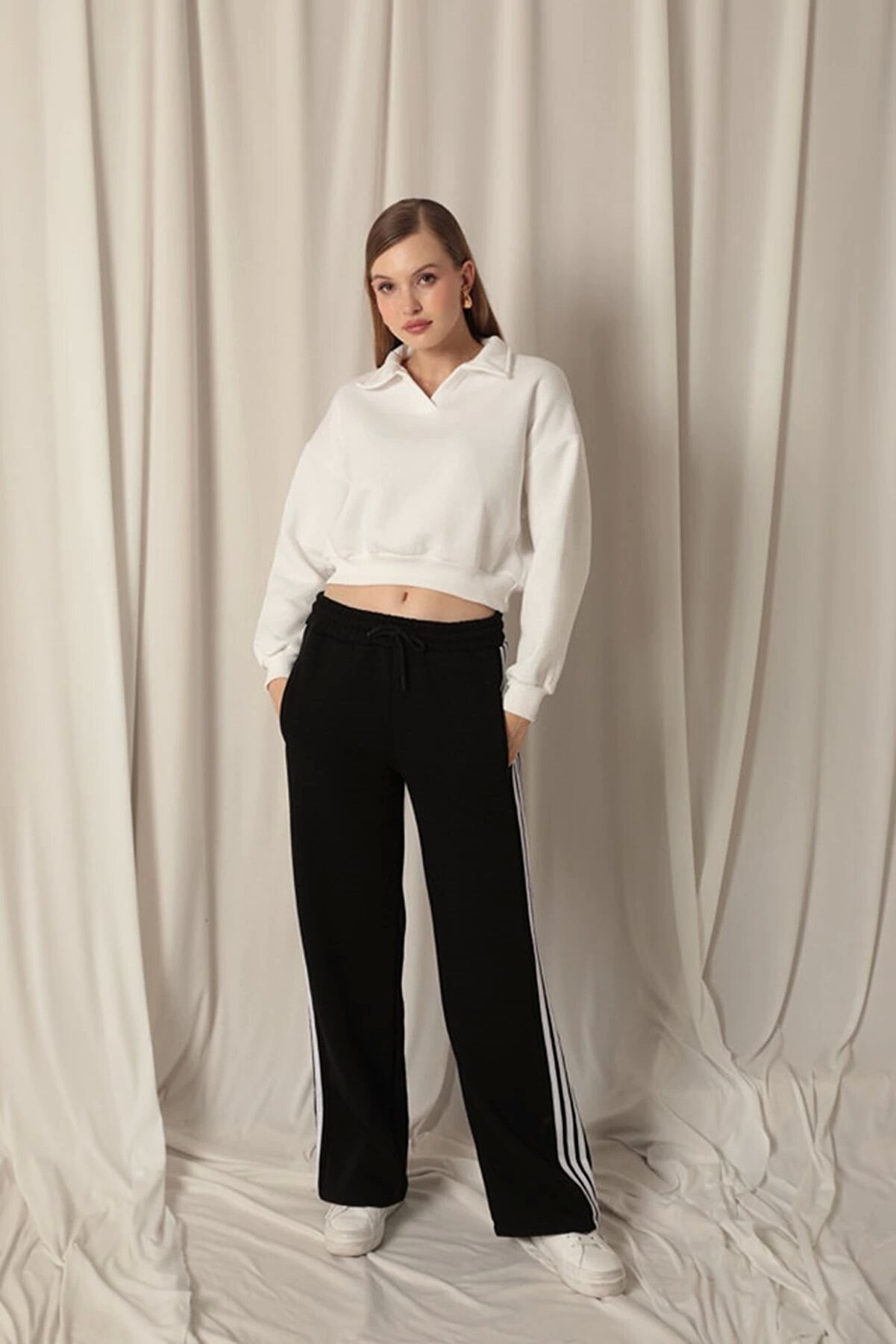 Lukas &Uuml;&ccedil; İpli̇k Patlı Yakalı Kısa Kadın Ekru Sweat