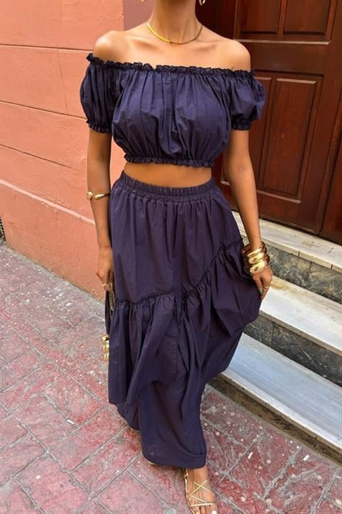 Büzgülü Crop Kat Detaylı Fırfır Etekli̇ Takım 10196