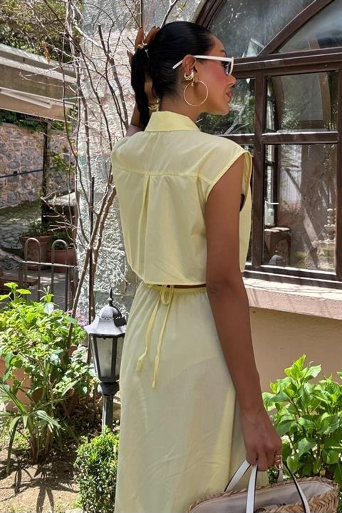 Göbeği̇ Halka Detaylı Mi̇di̇ Boy Elbi̇se 2896