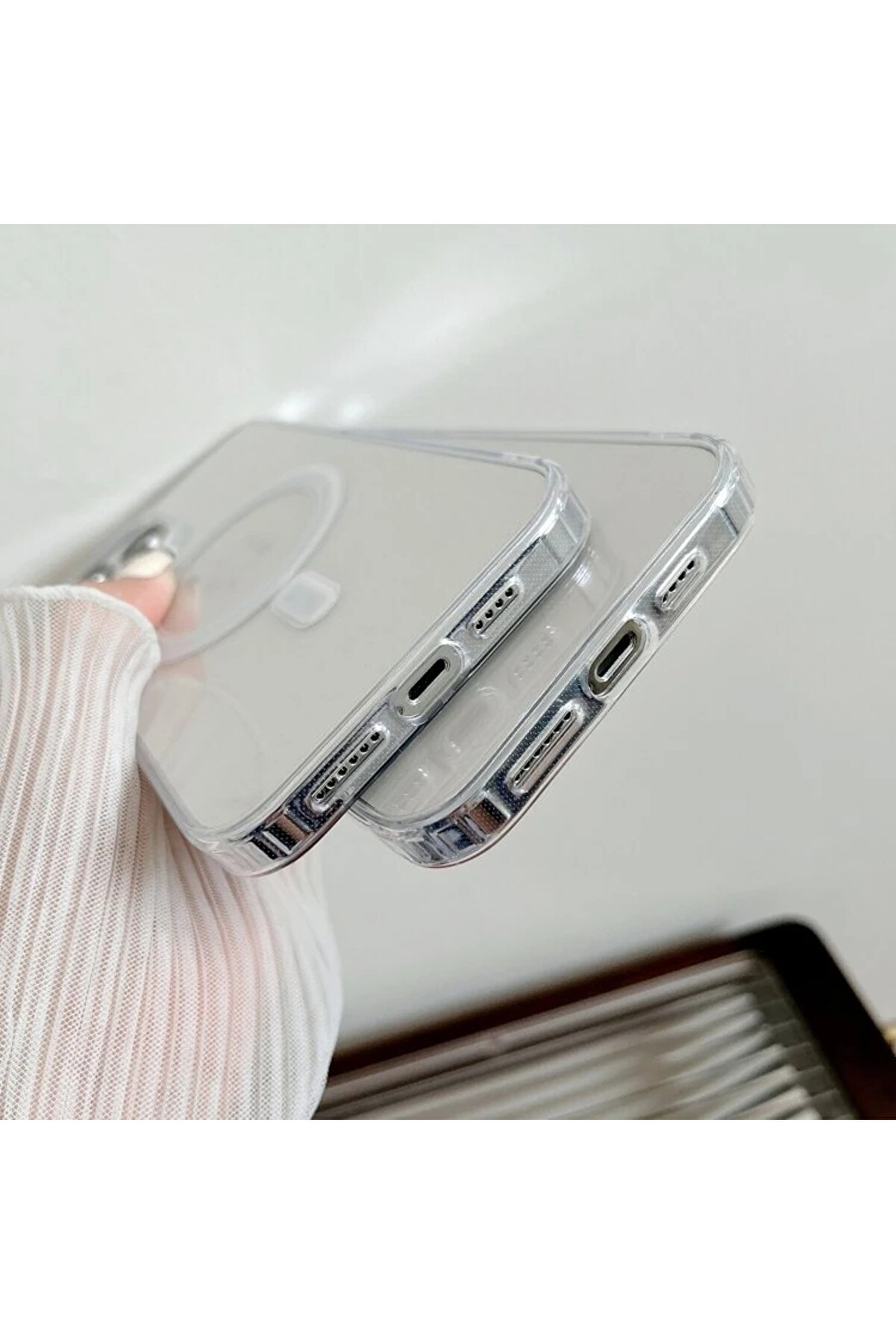 Ally İphone 15 Plus Magsafe Uyumlu Manyeti̇k Şeffaf Si̇li̇kon Kılıf-(5775) - Gms1393-2457