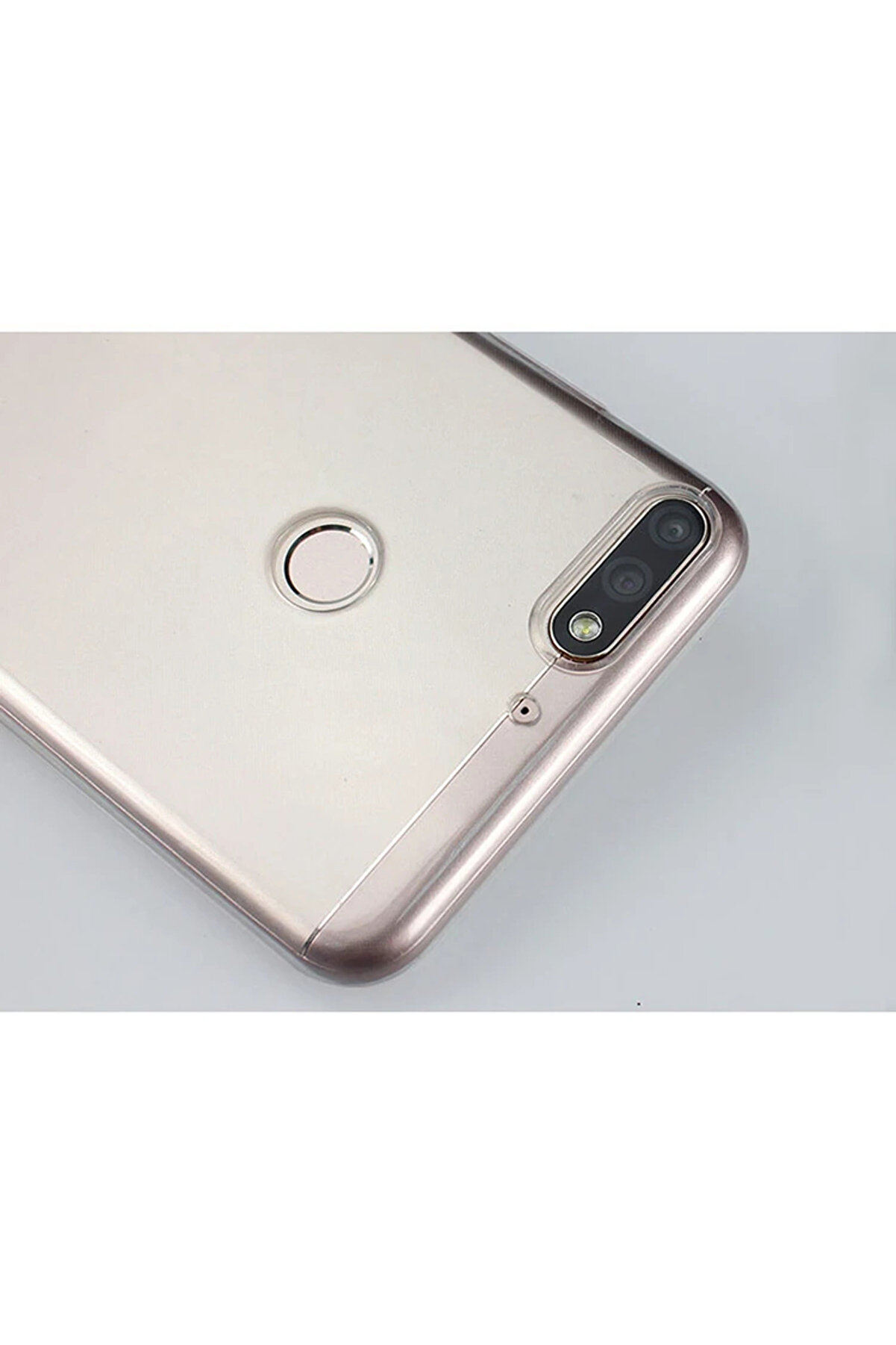 Huaweı Y9 2018 Şeffaf Soft Sli̇m Fi̇t Si̇li̇kon Kılıf-(5775) - Gms2320-8647