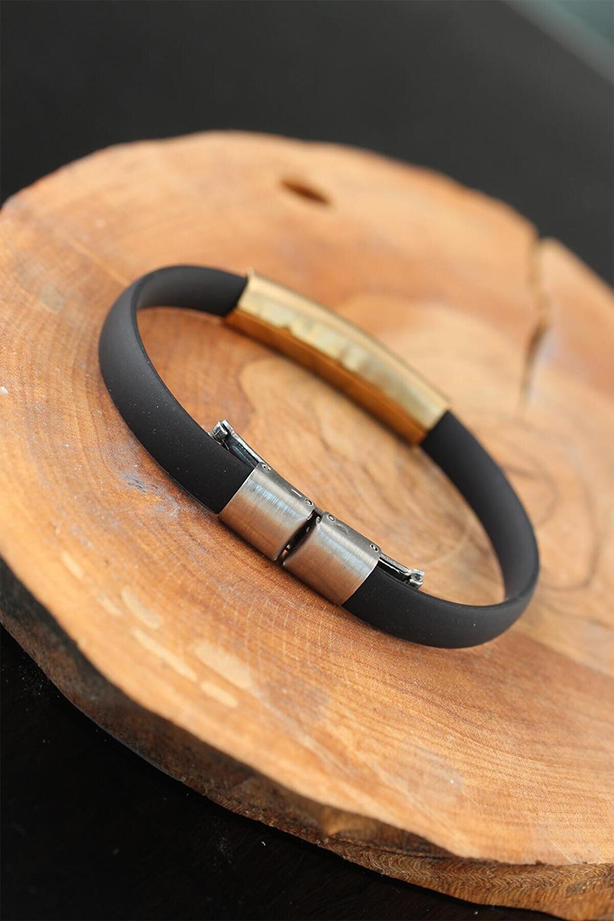 Gold Renk Metal Ay Yıldız Tasarım Si̇yah Renk Si̇li̇kon Erkek Bi̇lekli̇k