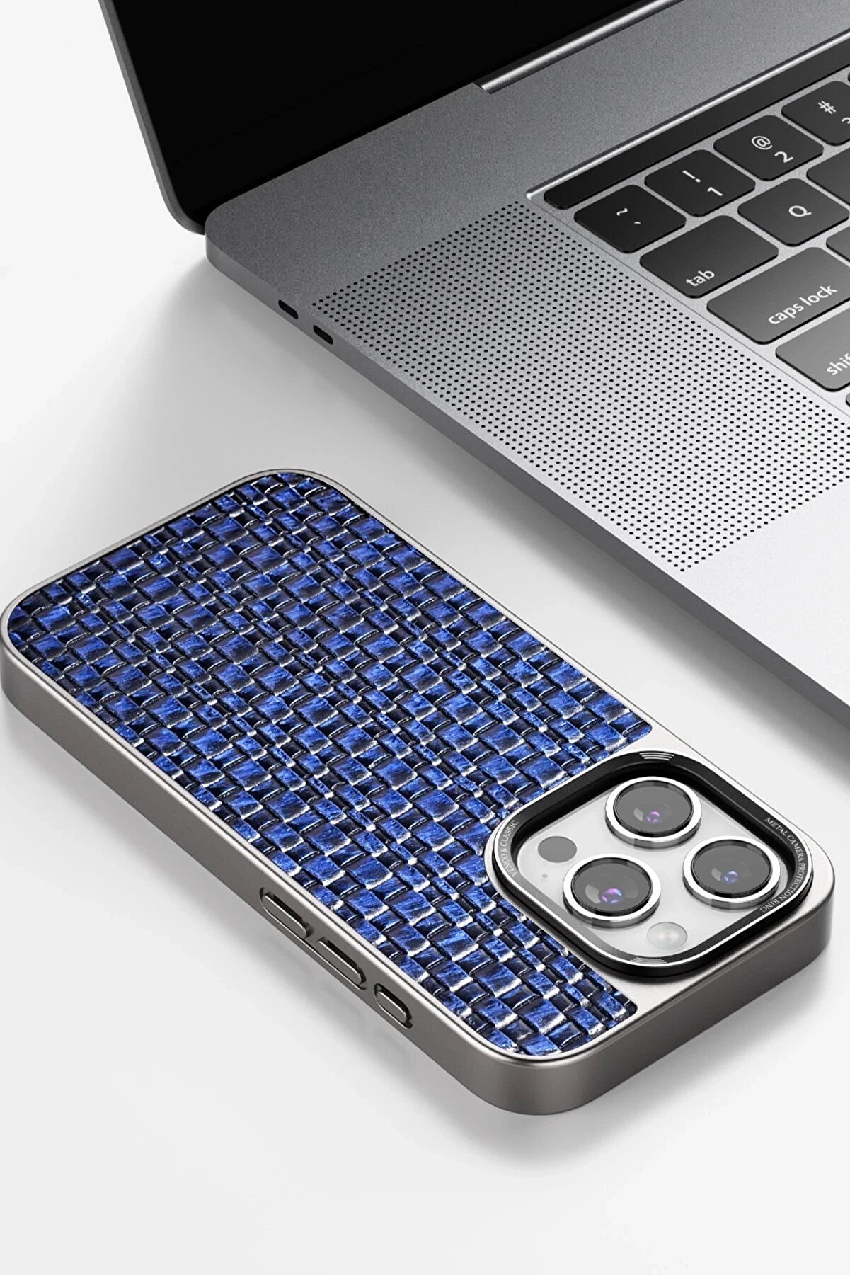 İphone 15 Pro Max Brand Kapak - Gümüş - Dropx1448-5196