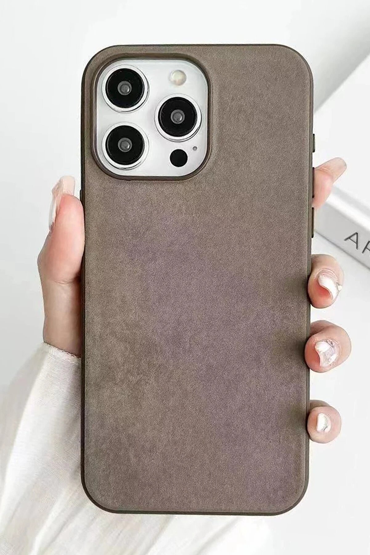 CepteToptan iPhone 15 Pro Kılıf Karen Magsafe Kapak - Kahverengi - DROPX5469-4463