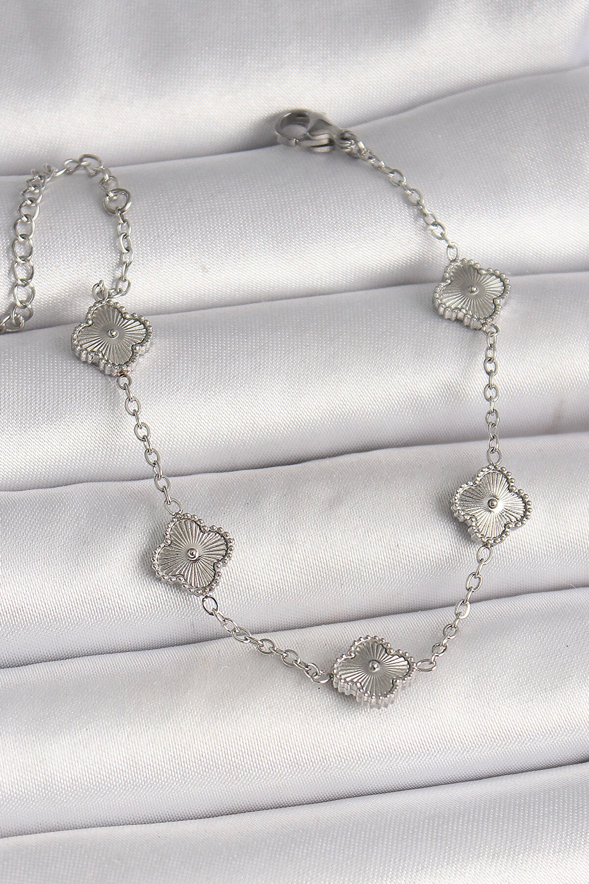 Brf Bfs 316L &Ccedil;eli̇k G&uuml;m&uuml;ş Renk İşlemeli̇ Baby Boy Yonca Model Kadın Bi̇lekli̇k