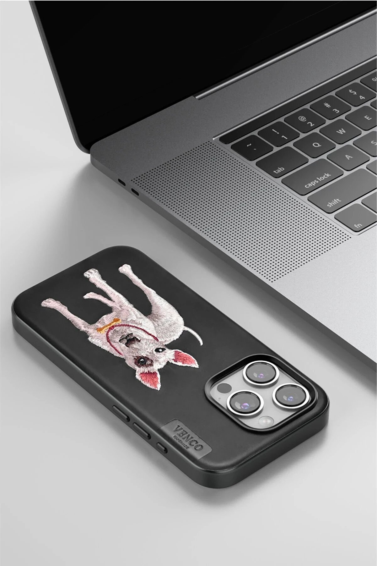 Cpt16 İphone 14 Pro Max Perma Desenli̇ Kapak - Si̇yah