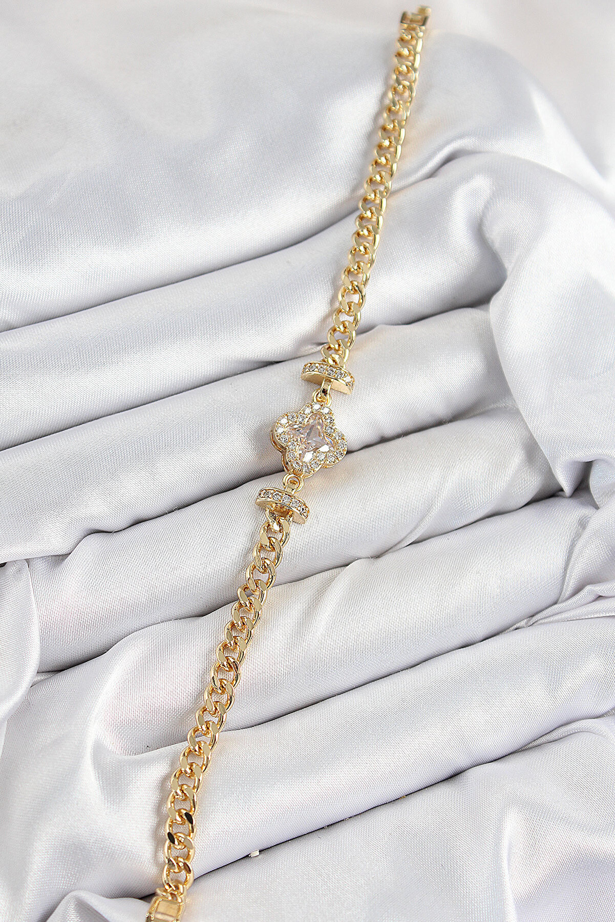 Pi̇ri̇nç Zi̇rkon Taşlı Yonca Model Gold Renk Kadın Bi̇lekli̇k