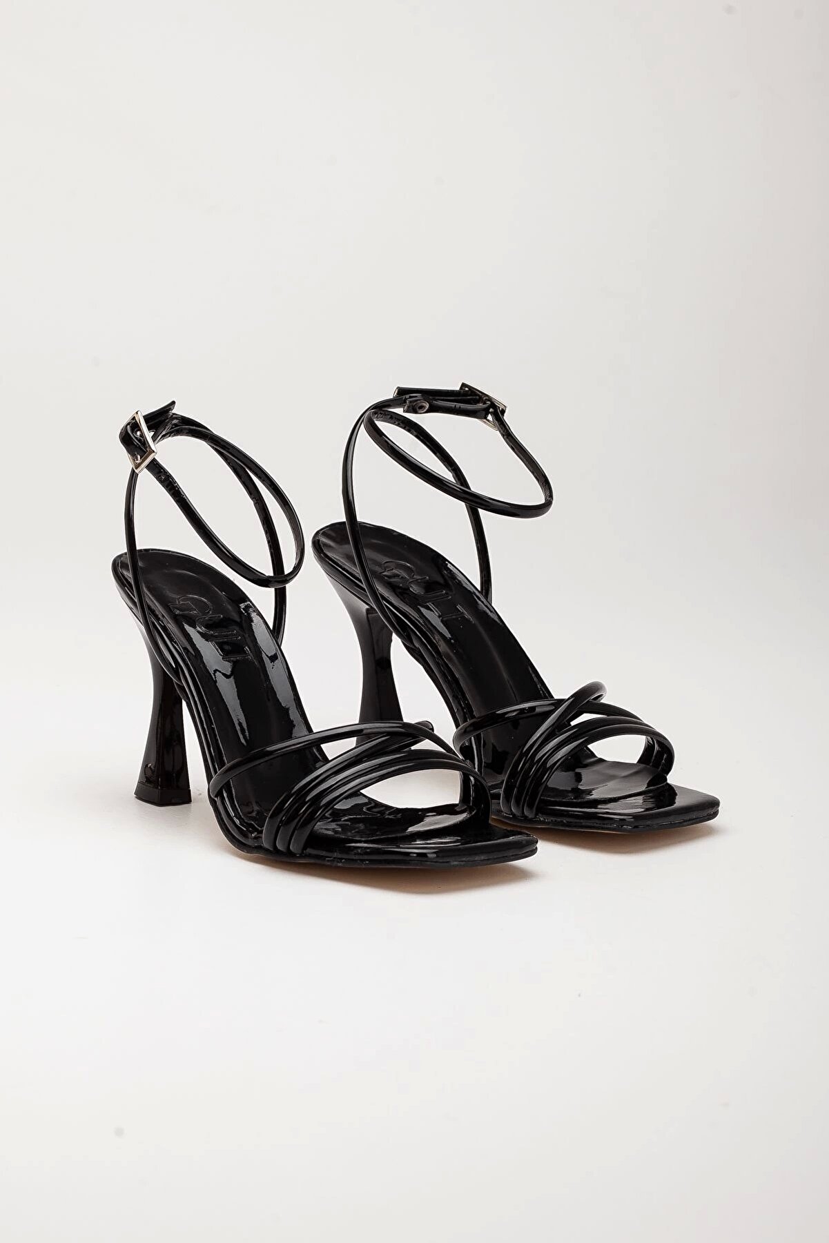 Lulo Kadın Şık Tarz Ince Bi̇yeli̇ Gece Ayakkabısı  Rugan